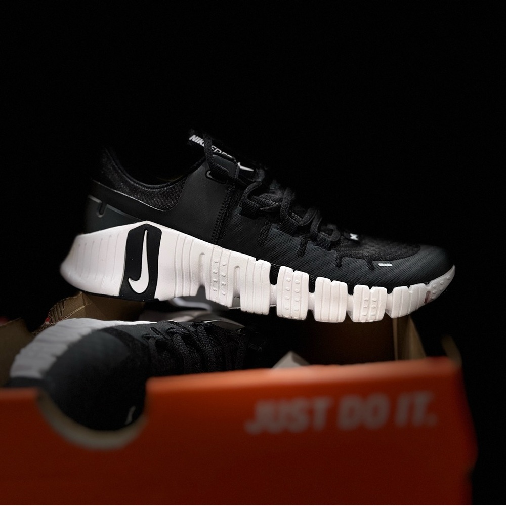 Nike Black and White Dynamic Sneakers